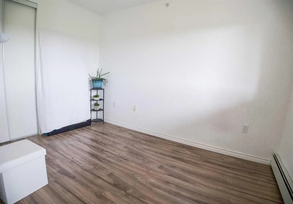 4614 47A Avenue, #401