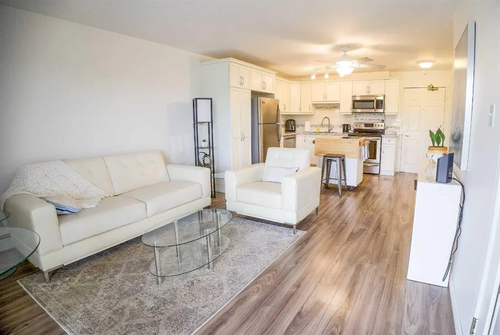 4614 47A Avenue, #401