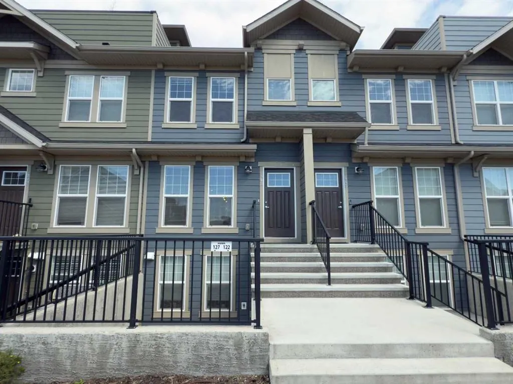 443 Cranbrook Square SE