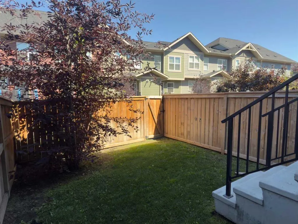 443 Cranbrook Square SE