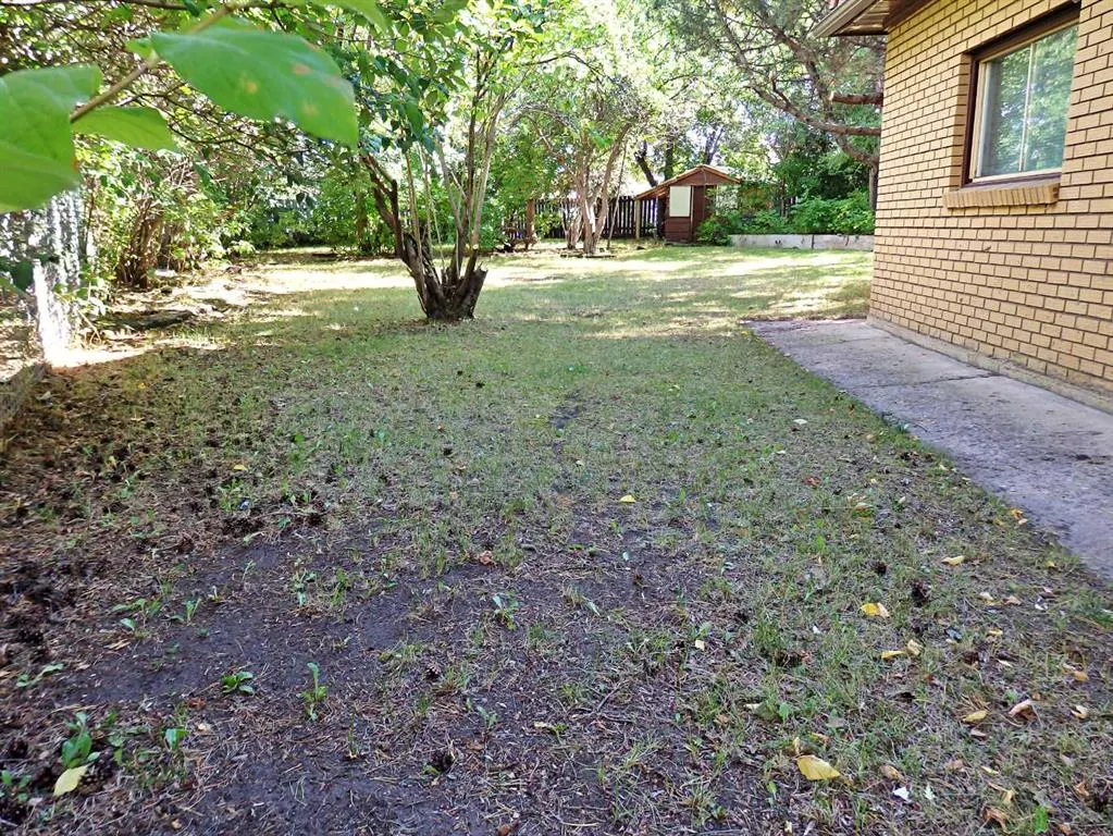 4324 Airport Crescent