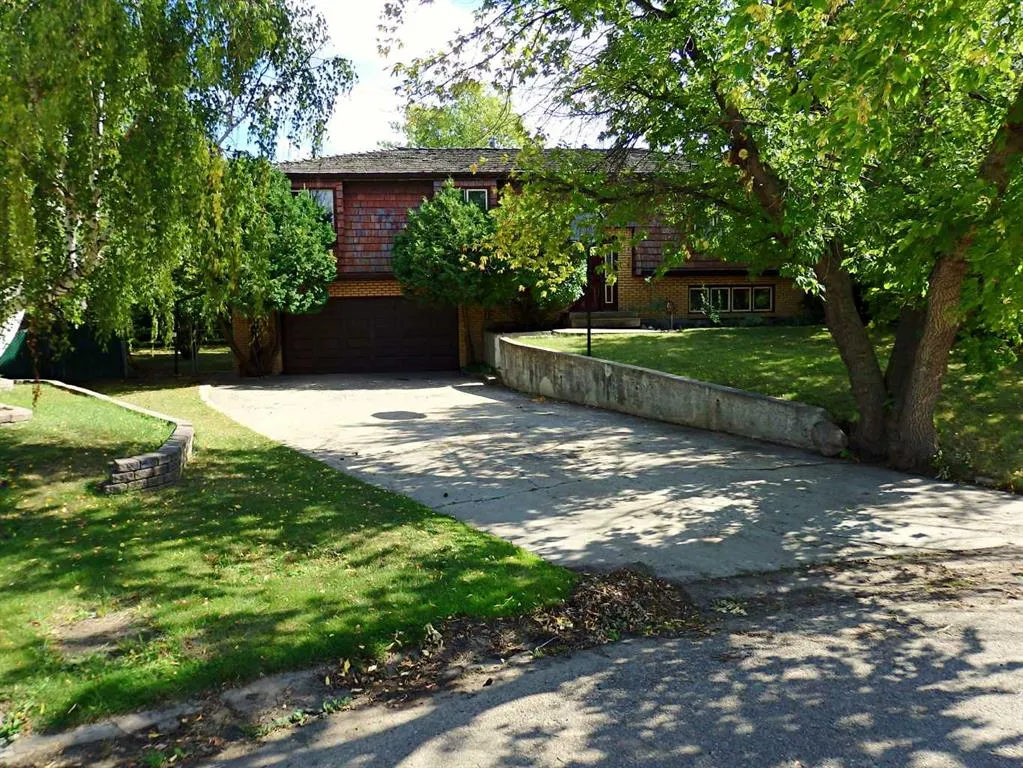 4324 Airport Crescent