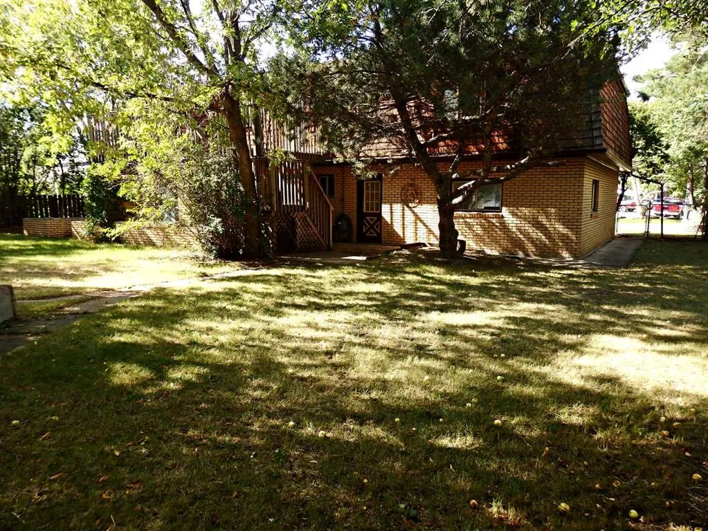 4324 Airport Crescent