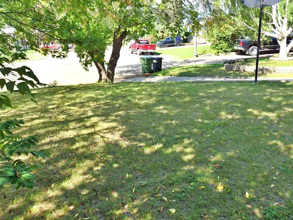 4324 Airport Crescent