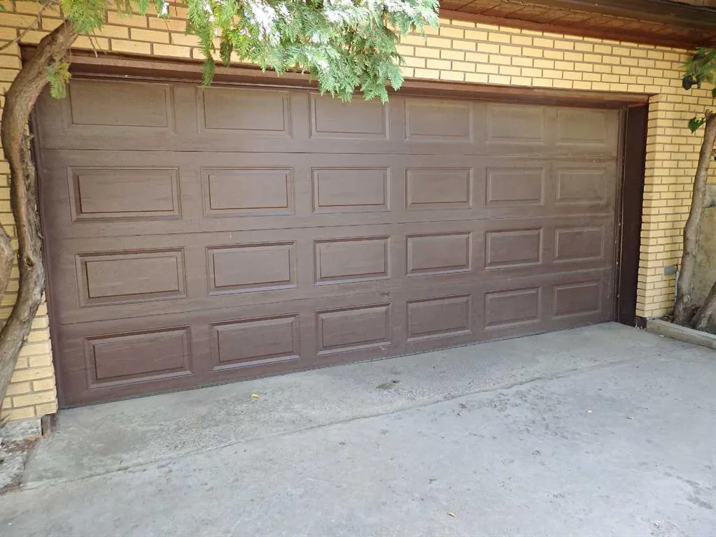 4324 Airport Crescent