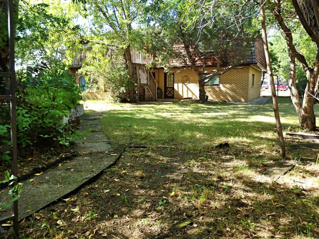 4324 Airport Crescent
