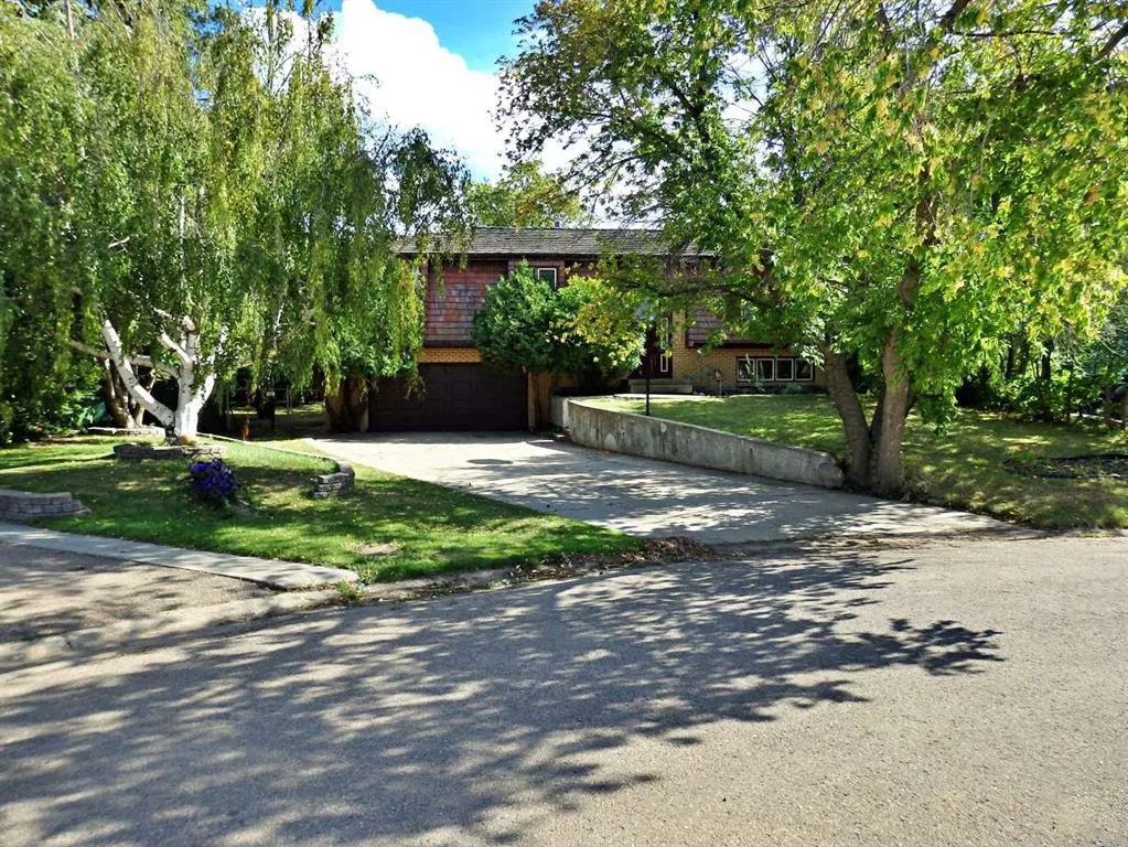 4324 Airport Crescent