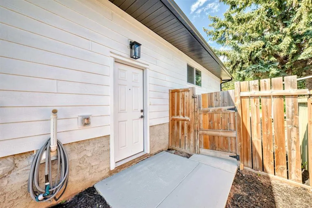 191 Lake Arrow Green SE