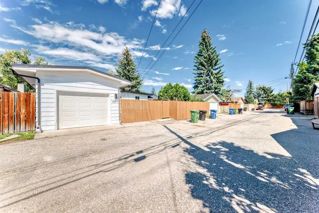 191 Lake Arrow Green SE