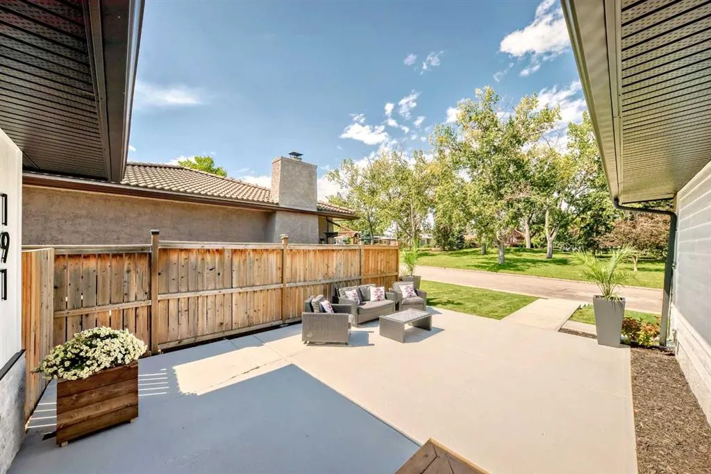 191 Lake Arrow Green SE
