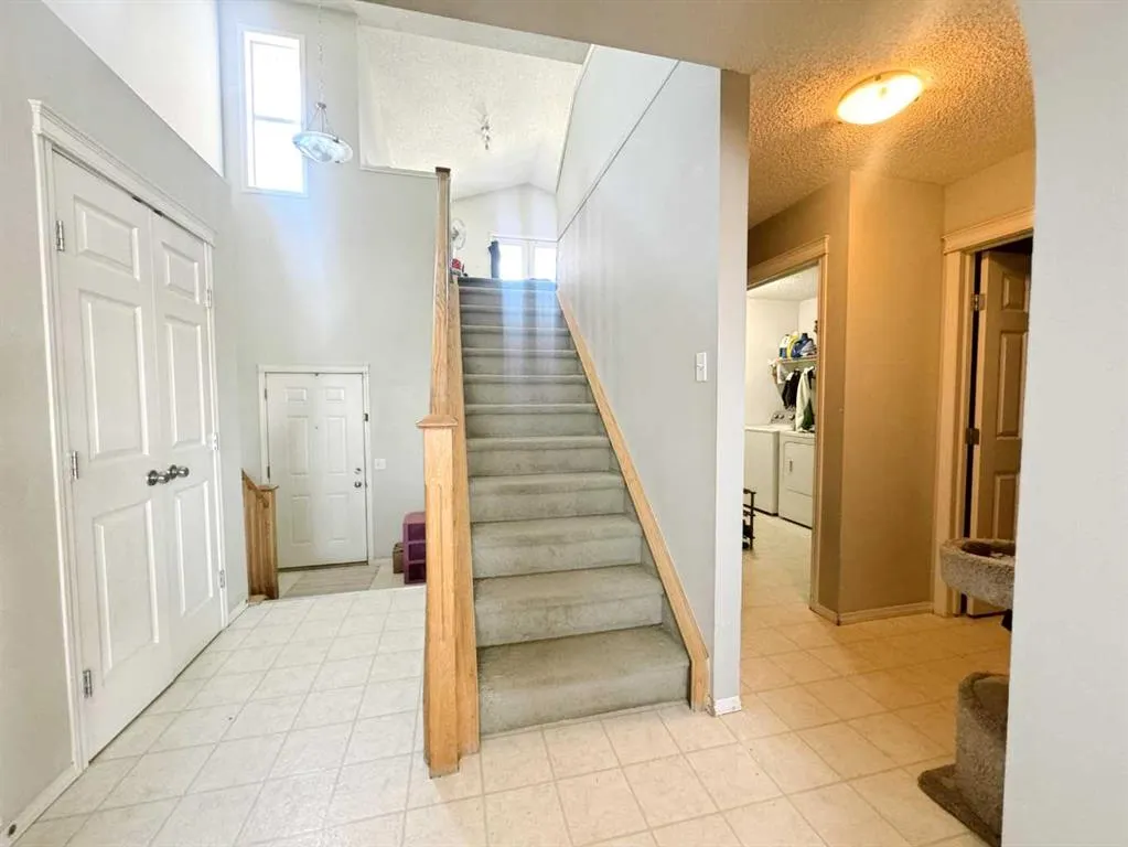 244 Taralake Terrace NE