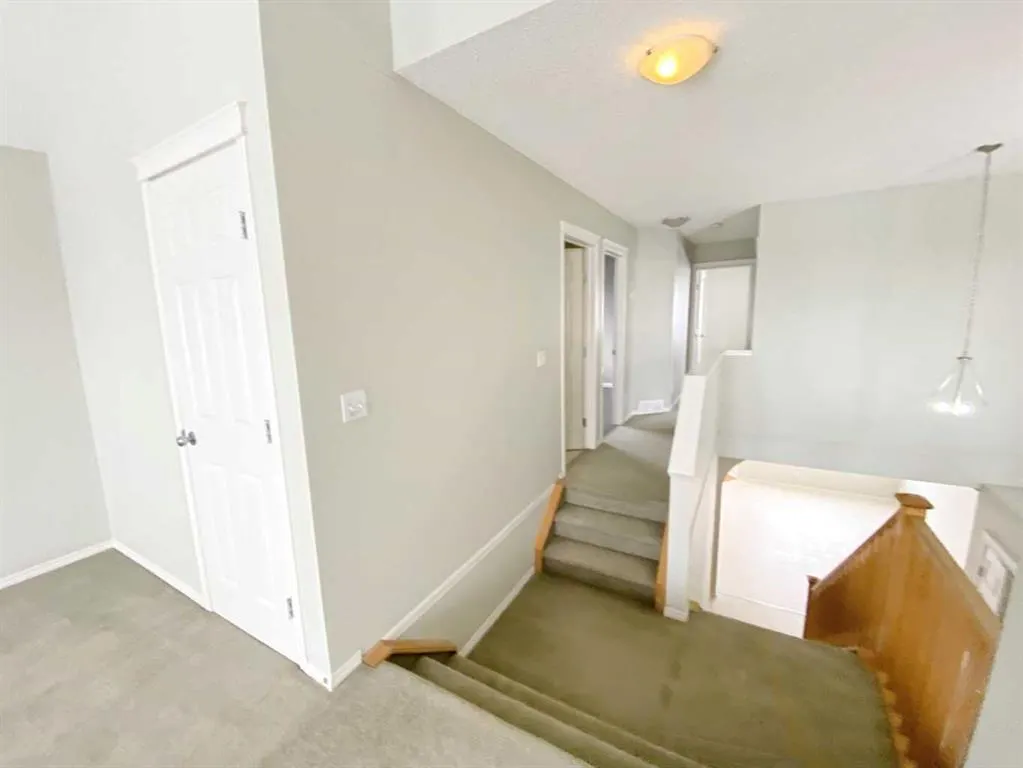 244 Taralake Terrace NE