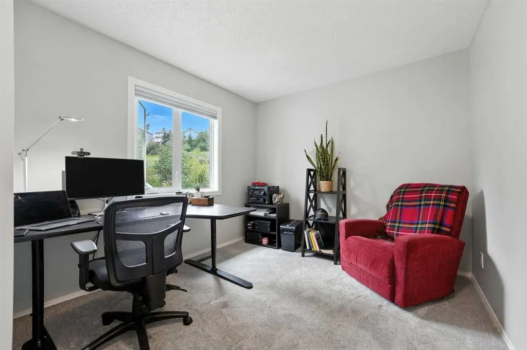 87 Macewan Park Circle NW