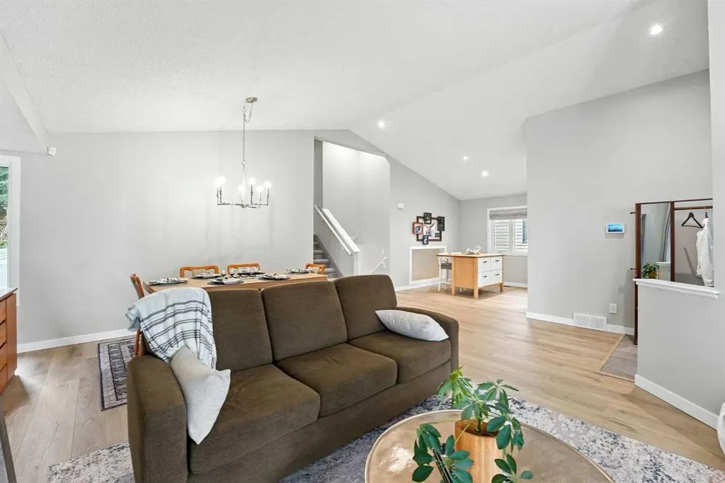 87 Macewan Park Circle NW