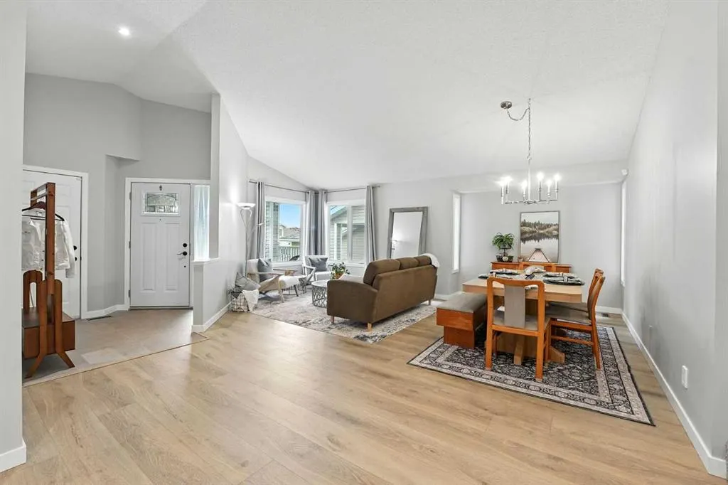 87 Macewan Park Circle NW