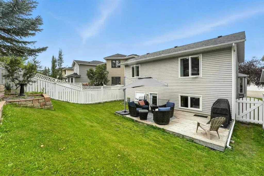 87 Macewan Park Circle NW