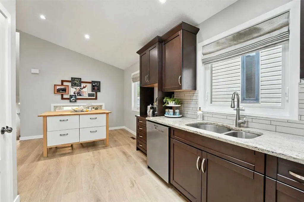 87 Macewan Park Circle NW