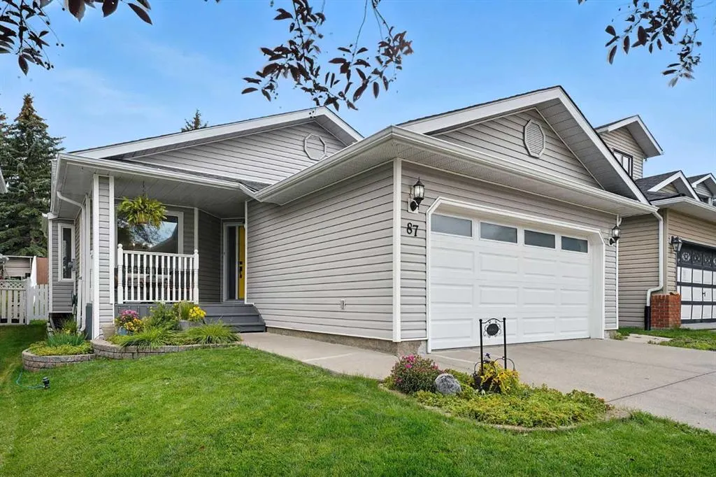87 Macewan Park Circle NW