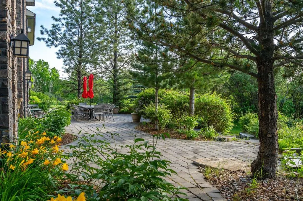 32 Wolfwillow Ridge