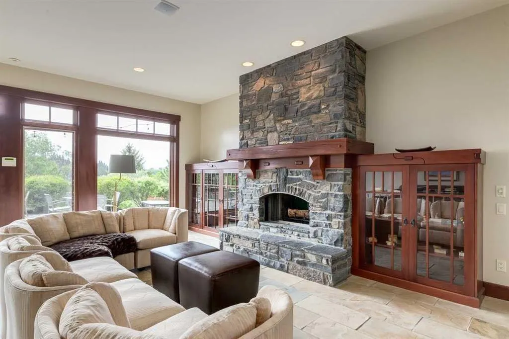 32 Wolfwillow Ridge