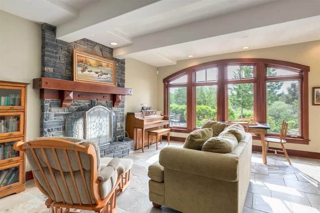 32 Wolfwillow Ridge