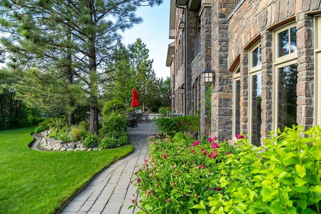 32 Wolfwillow Ridge