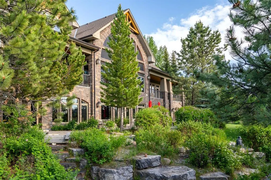 32 Wolfwillow Ridge