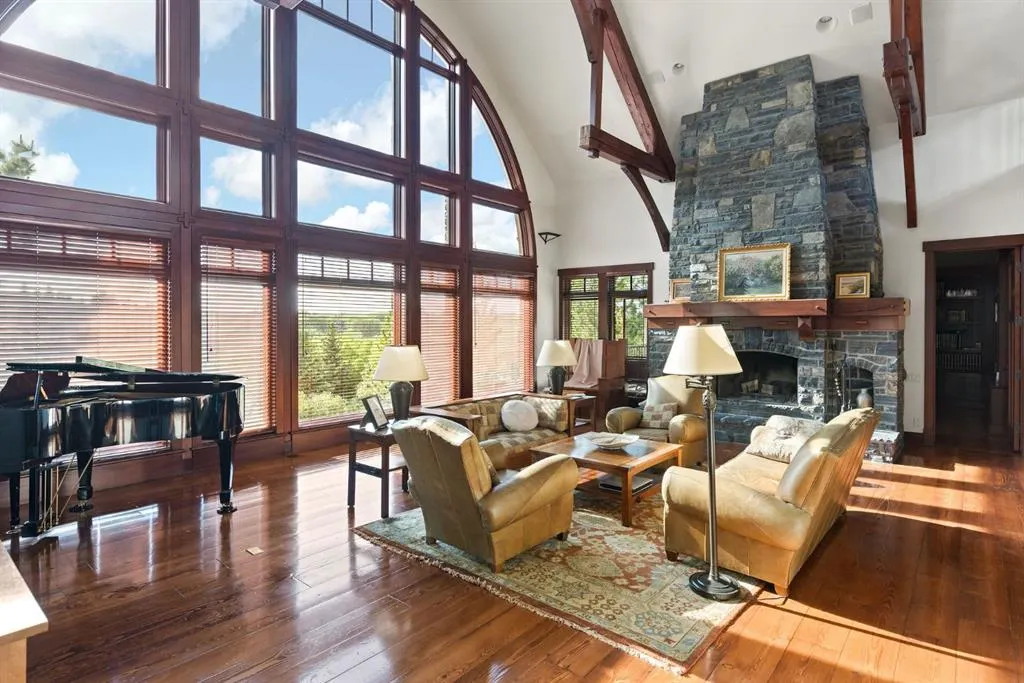 32 Wolfwillow Ridge