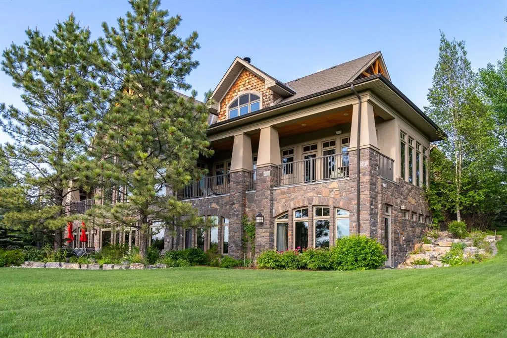 32 Wolfwillow Ridge