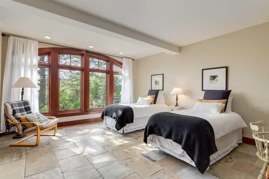 32 Wolfwillow Ridge