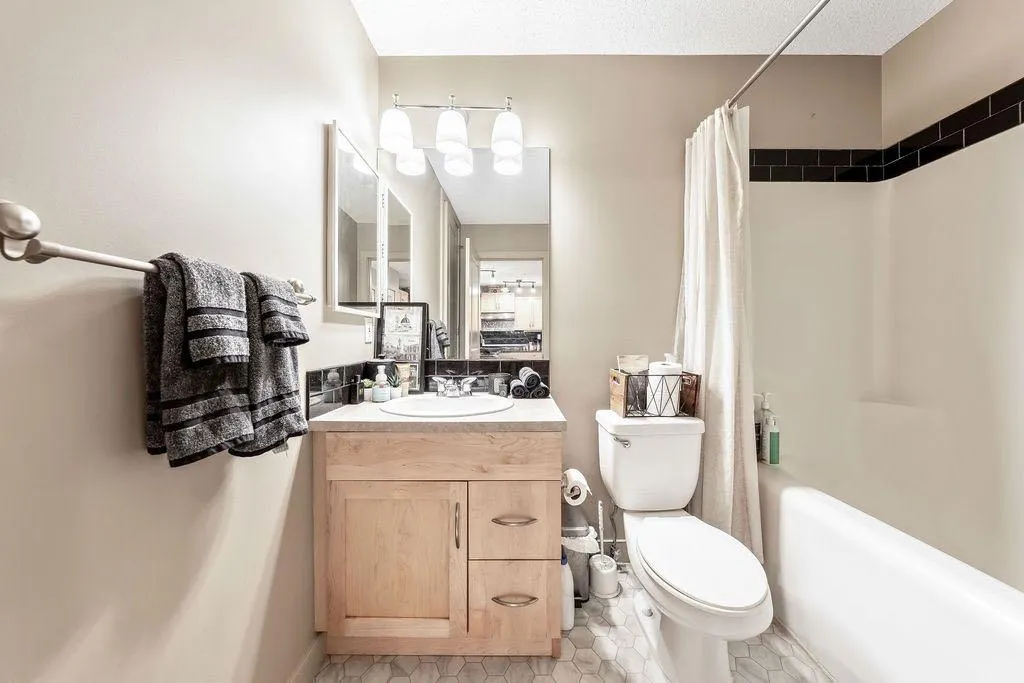 5605 Henwood Street SW, #3305