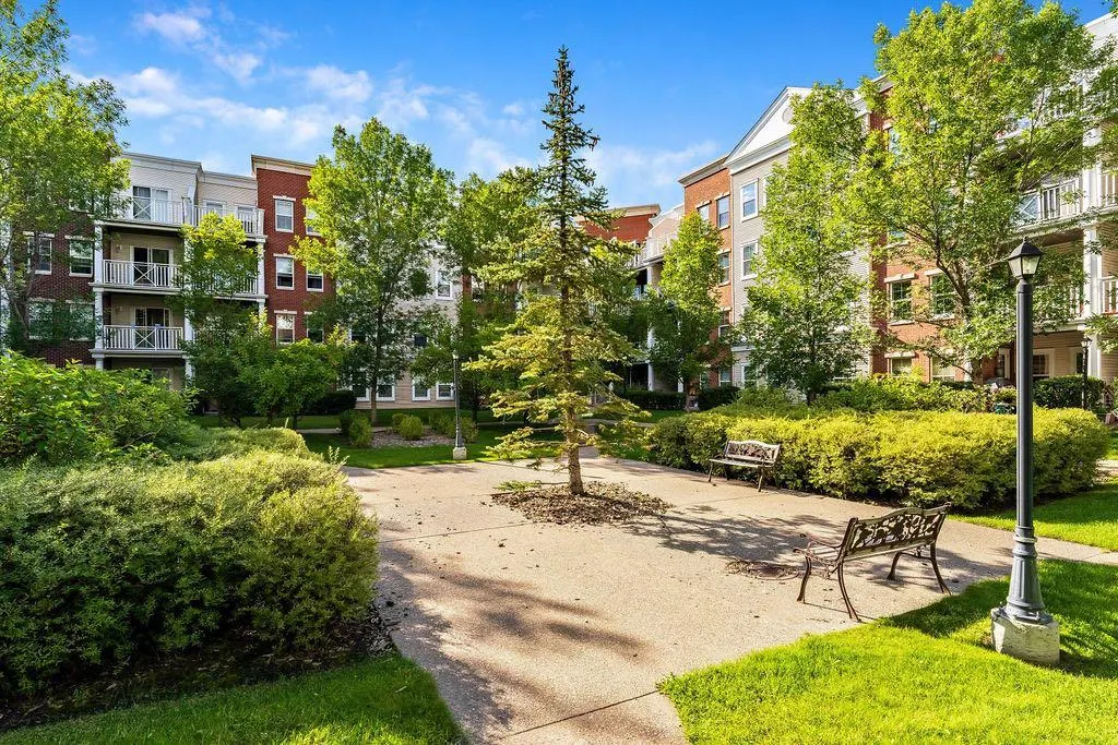 5605 Henwood Street SW, #3305