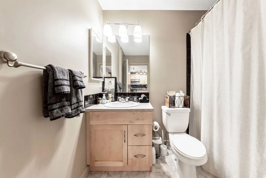 5605 Henwood Street SW, #3305