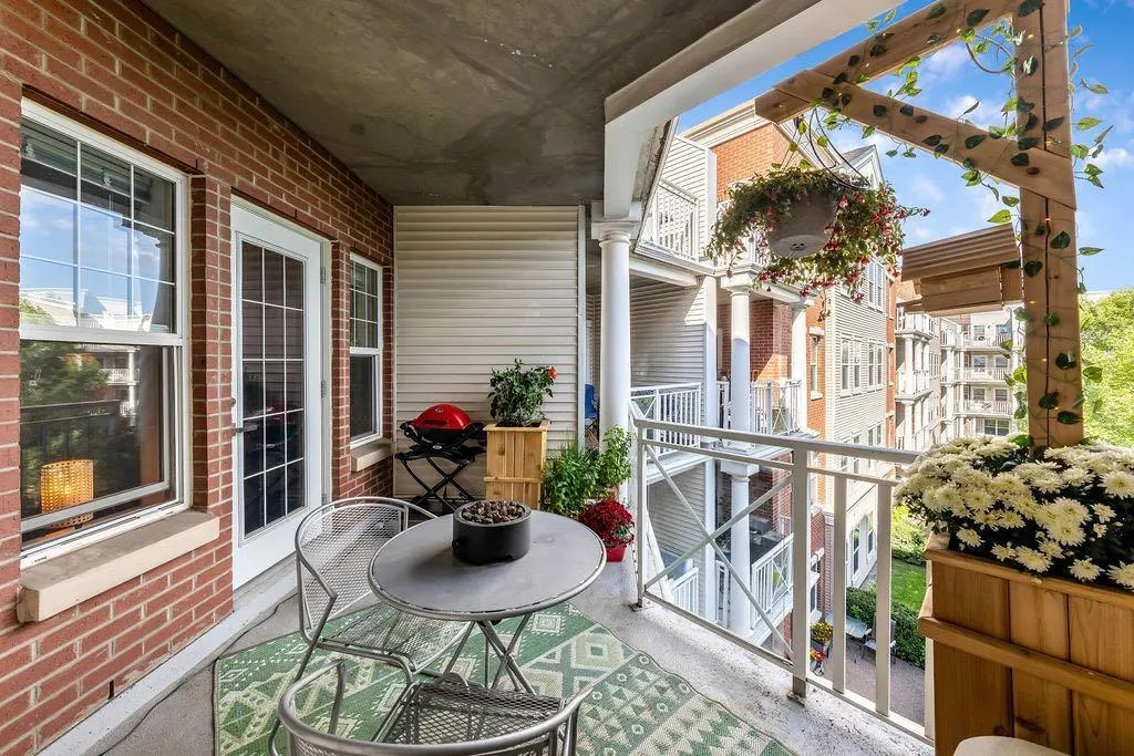 5605 Henwood Street SW, #3305