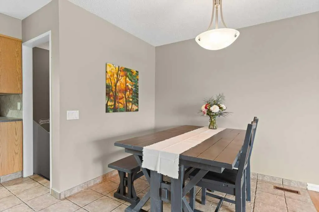 131 Bracewood Road SW