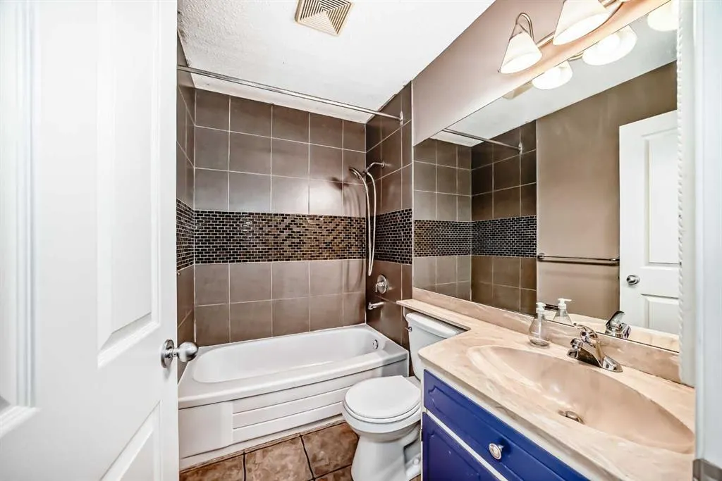 131 Bracewood Road SW