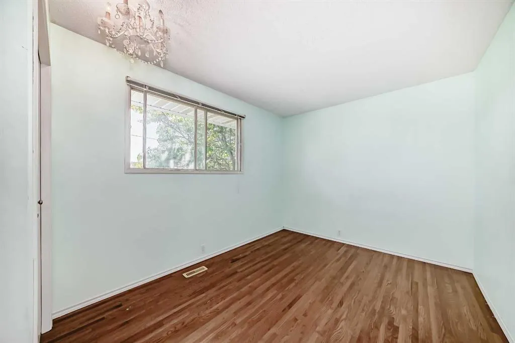 131 Bracewood Road SW