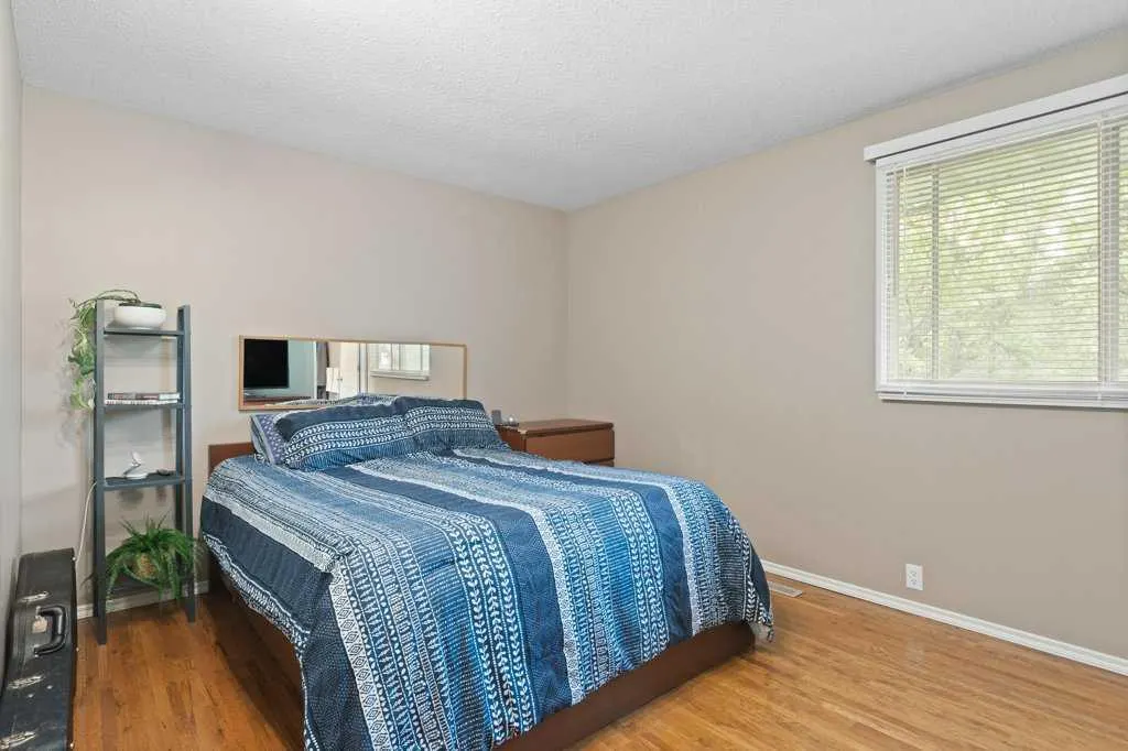 131 Bracewood Road SW