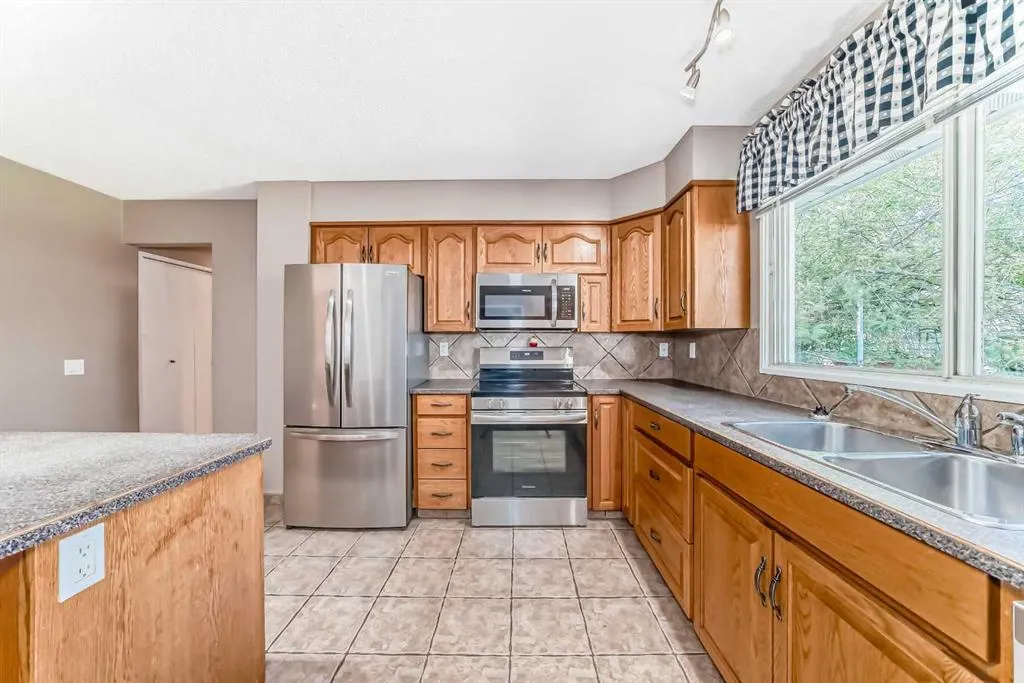 131 Bracewood Road SW