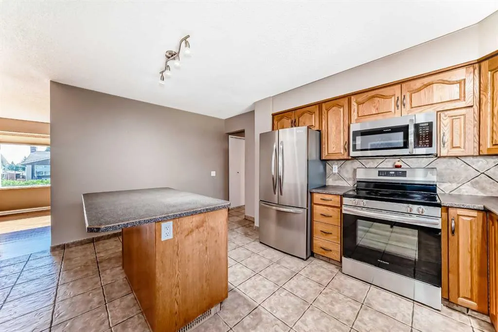 131 Bracewood Road SW