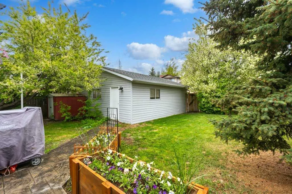 131 Bracewood Road SW