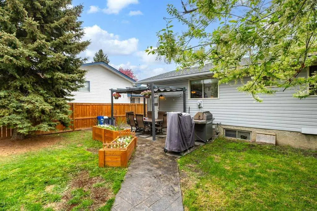 131 Bracewood Road SW
