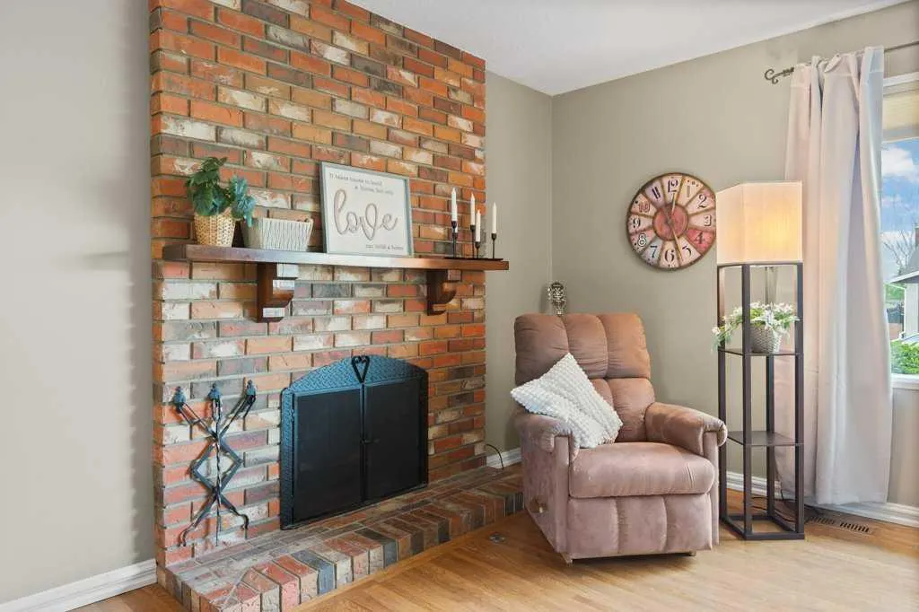 131 Bracewood Road SW