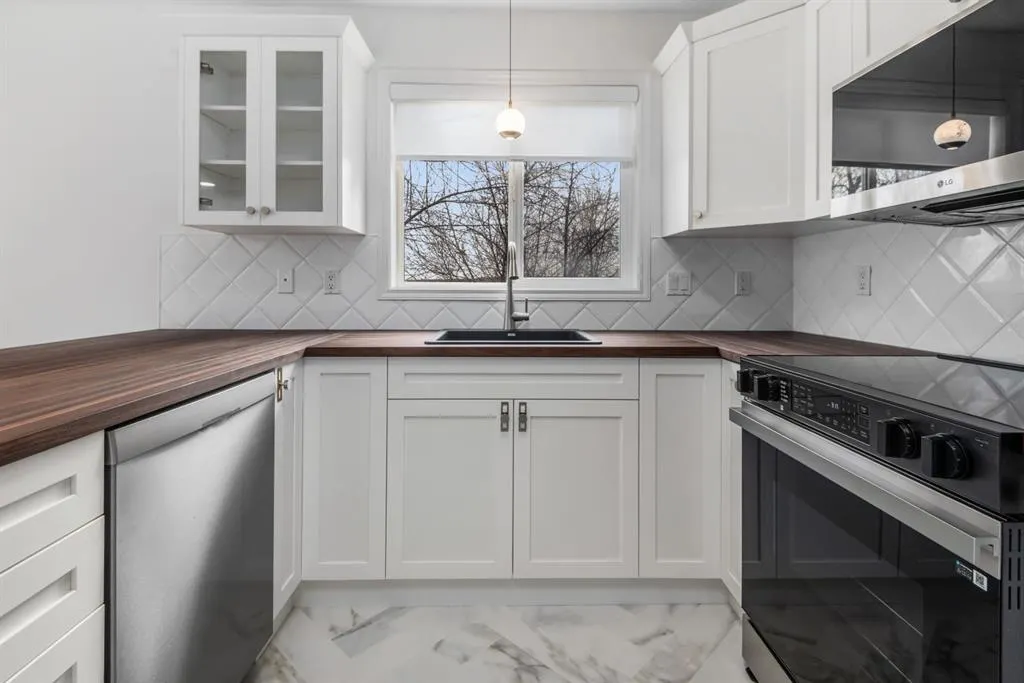 7451 Springbank Boulevard SW, #2205