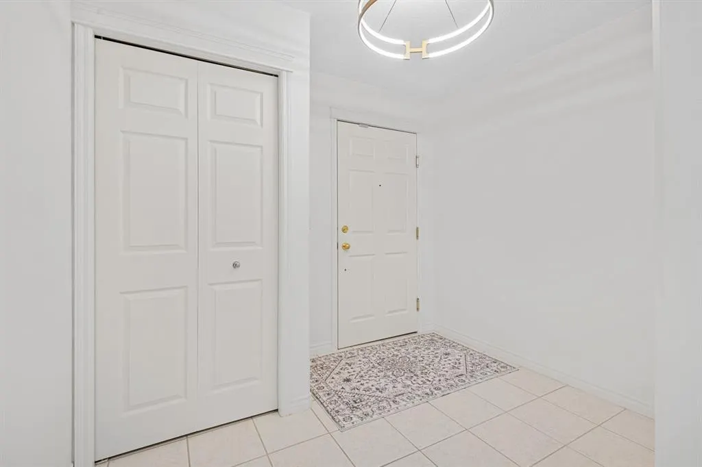 7451 Springbank Boulevard SW, #2205