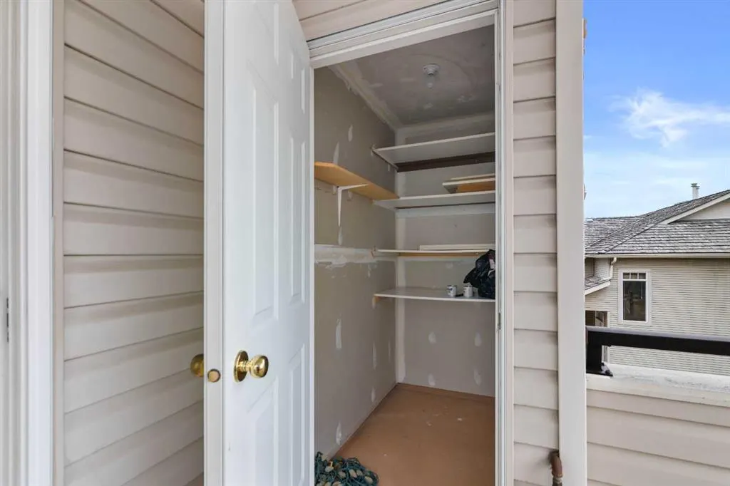 7451 Springbank Boulevard SW, #2205