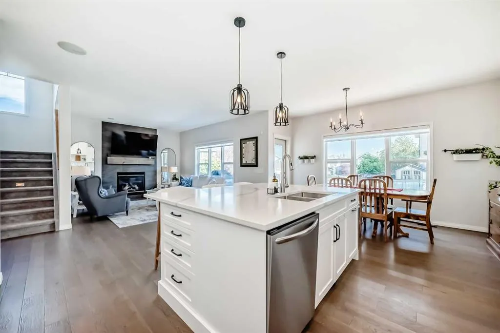 128 LAVENDER Way