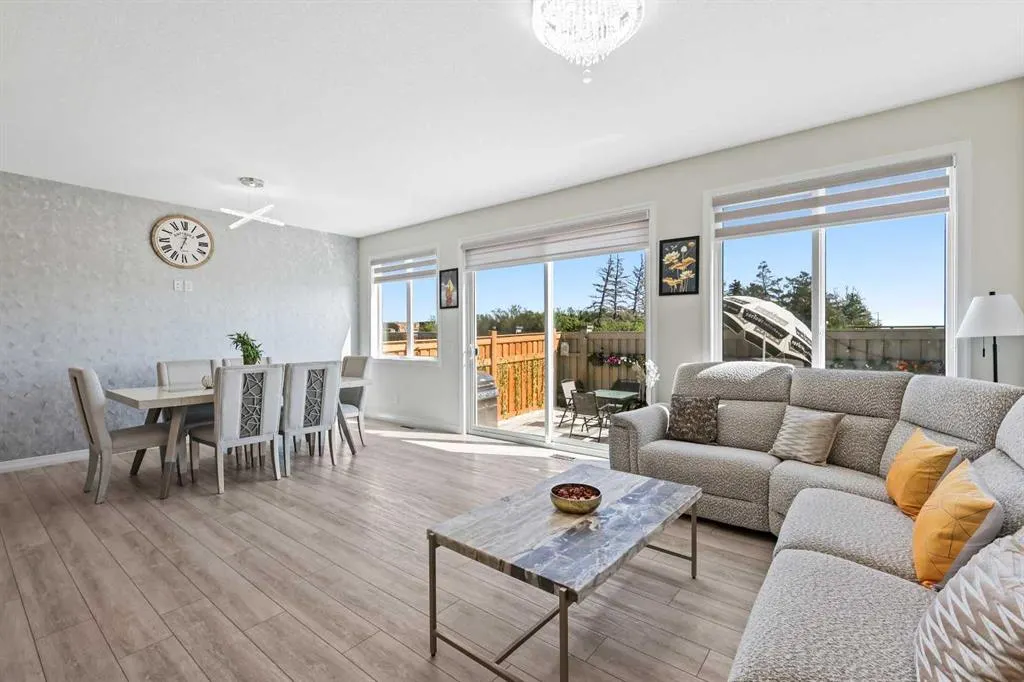 100 Magnolia Crescent SE