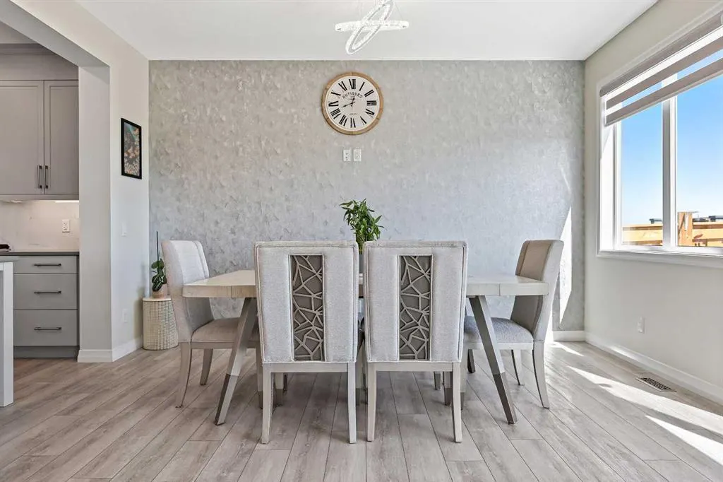 100 Magnolia Crescent SE