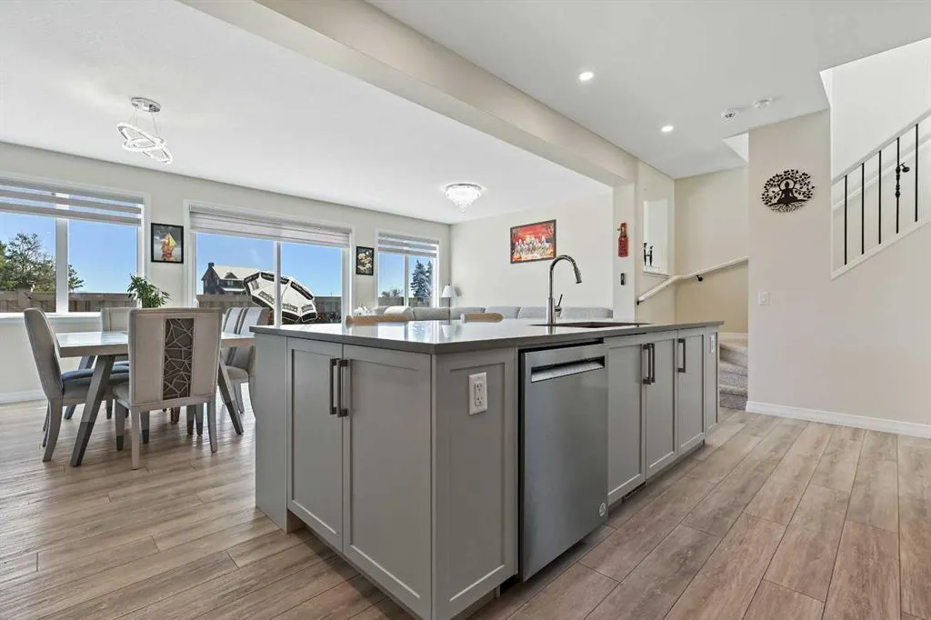 100 Magnolia Crescent SE